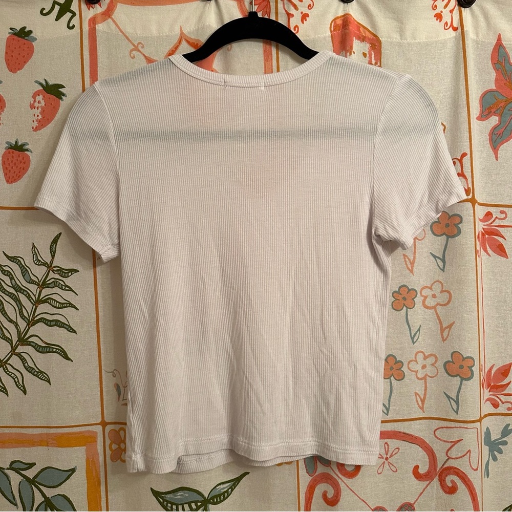 white ribbed v neck - Picture 3 of 4